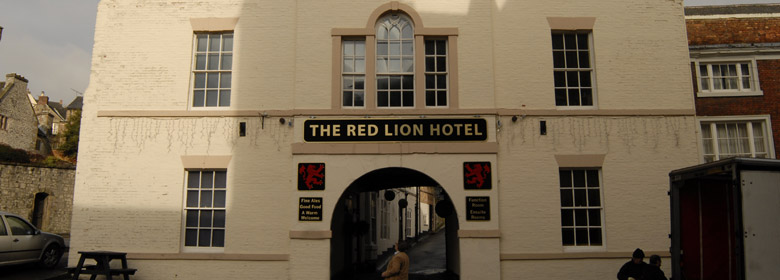 red lion hotel exterior